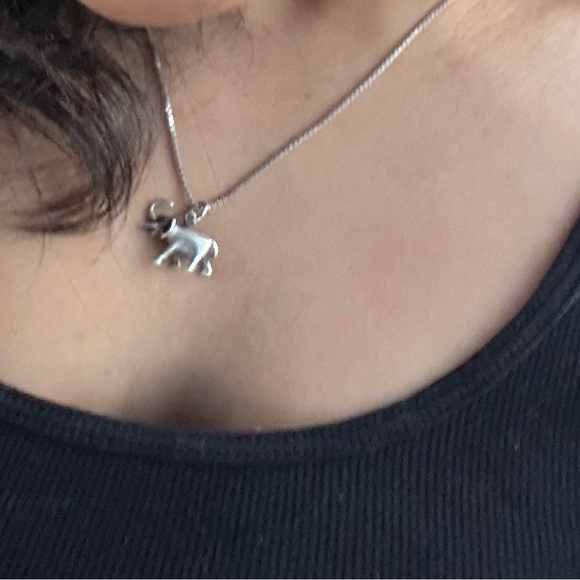 Silver Delicate Chain Necklace with elephant mini Pendant marked .925 - Picture 2 of 3